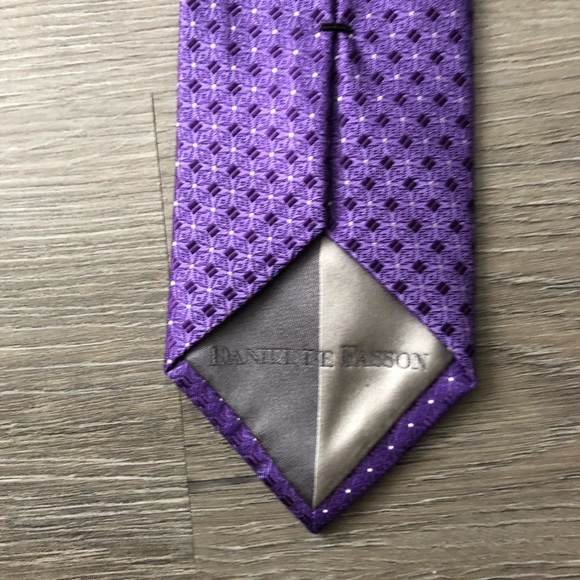 Daniel De Fasson Men’s Purple Textured design Tie. 100% Silk - Picture 5 of 5